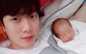 Video Minhwan Gendong Bayinya Jadi Sorotan, Netter: Semoga Tidak Berakhir Seperti Dongho