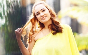 Unggah Foto Suami Gendong Bayi, Feby Febiola Kode Ingin Punya Momongan?