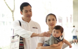 Temani Sang Putra Main Pakai Mobil Mewah, Suami Sandra Dewi Lagi-Lagi Bikin Salah Fokus