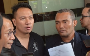 Terciduk Berzina Dengan Artis FTV, Vicky Prasetyo Resmi Laporkan Angel Lelga ke Polres 