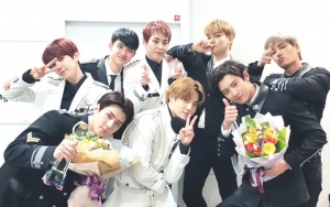 EXO Terekam Syuting Reality Show Naik Kereta Mini, Fans Minta Dihapus
