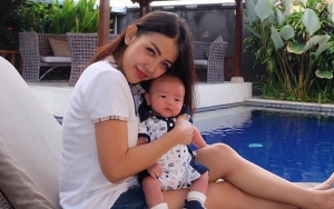 Cuek Dicibir, Bella Shofie Kembali Pamer Kemiripan Wajah Suami dan Anaknya