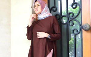 Hadir di Kajian Agama Bareng Dewi Sandra, Olla Ramlan Pakai Hijab Kembali Banjir Pujian