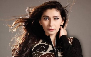 Baby Margaretha Tetap Menyusui Meski Pakai Busana Adat, Warganet Beri Pujian