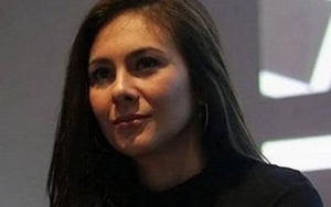 Pose Biasa Tapi Seksi, Netter Puji Selangit Wulan Guritno 
