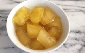 Atasi Kulit dan Mata Lelah dengan Es Batu yang Dipadu dengan Green Tea