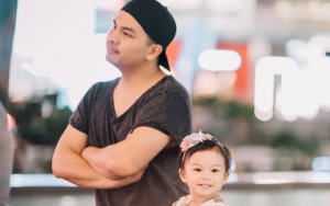 Pakai Kacamata Hitam dan Tolak Ajakan Glenn Alinskie, Nastusha Kembali Buat Gemas Warganet