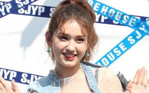 Kenakan Busana Seksi dan Transparan, Jeon Somi Dicibir Tua dan Mirip Tante-Tante