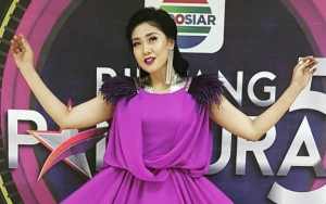 Pamer Foto Lawas, Wajah Manis Erie Susan dari SD Sampai SMA Jadi Sorotan