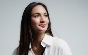 Sebar Tren Positif, Nadine Chandrawinata Dukung Kampanye Anti Kekerasan Pada Wanita