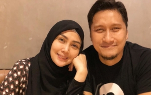 Arie Untung Kabarkan Fenita Arie 'Selingkuh', Warganet Malah Dibuat Gemas