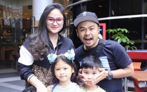 Pose Dingin Bareng Sang Ayah, Wajah Ganteng Putra Wendi Cagur Jadi Sorotan