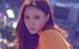 Pakai Sepatu Boots Plastik, Hwasa Mamamoo Diejek Punya Selulit dan Berkaki Bau