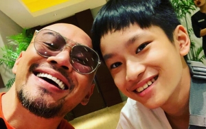 Beri Hadiah Kue Ulang Tahun Untuk Sang ART, Azka Putra Deddy Corbuzier Tuai Banyak Pujian