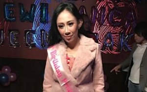 Pamer Video Call dengan Pria Ini, Netter Duga Dewi Sanca Gaet Suami Orang
