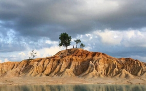 Wisata Baru di Bintan, Gurun Pasir Telaga Biru Busung