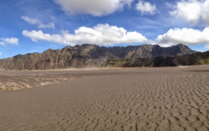Keindahan Pasir Berbisik Bromo yang Tak Pernah Pudar