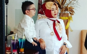 Daus Mini Rela Naik Boks di Pelaminan Demi Imbangi Tinggi Istri