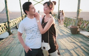  Bagikan Foto Bersama Istri Diduga Pakai 'Kamera Jahat', Raditya Dika Ramai Diprotes Warganet