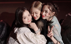Foto Bareng, Rose dan Jisoo Diminta Netter Jauh-Jauh dari Kiko Mizuhara