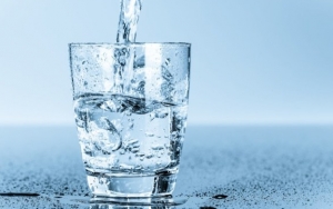 Minum Air Setelah Mengonsumsi Makanan Pedas Justru Memperburuk Keadaan