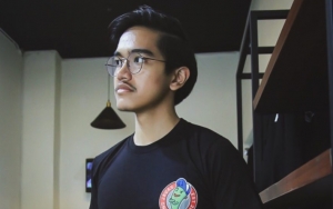 Pose Kaesang di Foto Keluarga Jadi Perhatian Netter