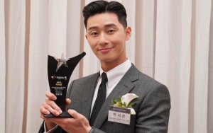 Bikin Bangga, Park Seo Joon Menerima Penghargaan dari Korea Tourism Awards 2018