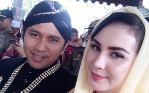Adik Emil Dardak Meninggal dengan Wajah Tertutup Plastik, Arumi Bachsin Syok dan Posting Ini
