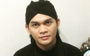 Ramalan Mbah Mijan Soal Jalan Terbelah 'Terbukti', 2019 Marak Artis Cerai dan Lesbian?