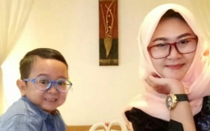 Daus Mini Pamer Foto Bulan Madu, Netter Kembali Soroti Wajah Cantik Sang Istri