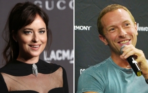 Demi Melamar Dakota Johnson, Chris Martin Sengaja Menunggu Mantan Istrinya Menikah Lagi 
