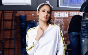 Bikin Warganet Syok Nongkrong di Warteg, Cinta Laura Pamer Bibir 'Seksi' Balik ke Luar Negeri