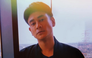 Kepergok Simpan Kondom di Tas, Reaksi Panik Dwi Andhika Bikin Netter Ngakak