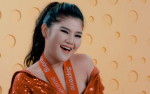 Rilis Video Klip Lagu 'Obok Obok', Keponakan Dewi Persik Banjir Dislike