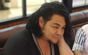 Sempat Disebut Mirip Artis Kpop, Ivan Gunawan Dipuji Cantik Berambut Gondrong