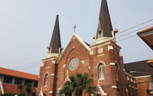 Gereja Katolik Kelahiran Santa Perawan Maria, Kental dengan Nuansa Eropa