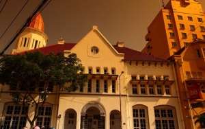 Gedung Cerutu Landmark Kawasan Kota Lama