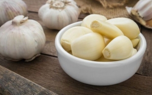 Kulit Bawang Putih untuk Mencegah Penuaan 