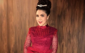 Spanduknya Dirusak oleh Oknum Tak Bertanggung Jawab, Tina Toon Geram di Malam Natal