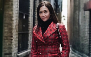 Unggah Foto di Depan Pohon Natal, Caption Maia Estianty Malah Dikritik Warganet