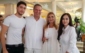 Diam-Diam Jadi Istri Brondong Bule, Aura Kasih Dituduh Hamil Duluan Hingga Sudah Lama Nikah