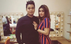 Billy Syahputra Disebut Budak Cinta, 'Patuh' Bawakan Liptint Milik Hilda Vitria Bak Asisten