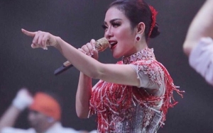 Harga tiket konser Syahrini yang mahal menuai kontroversi