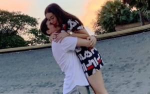 Aura Kasih Sempat Dituding Hamil Duluan, Suami Bule 'Buka Suara' Lewat Foto Ganteng