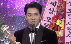 Menangkan Daesang, Lee Seung Gi Ucapkan Terima Kasih Ke Fans