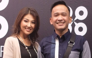 Kunjungi Masjid Bareng Ruben Onsu Saat Liburan ke Dubai, Penampilan Sarwendah Tuai Pujian