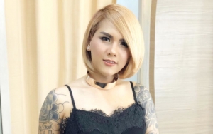 Pamer Foto Mesra Bareng Pria Asal Malaysia, Evelin Nada Anjani Punya Pacar Baru?