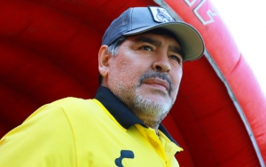 Sempat Dilarikan ke Rumah Sakit, Putri Diego Maradona Ungkap Kondisi Sang Ayah Tidak Serius