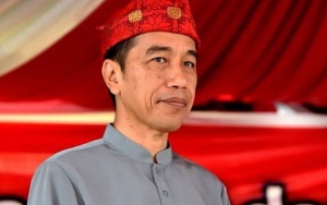 Kunjungan ke Jawa Timur, Jokowi Dicegat Reog di Ponorogo