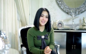 Diisukan Pergi Bareng Reino Barack, Intip 8 Potret Liburan Akhir Tahun Syahrini di Jepang